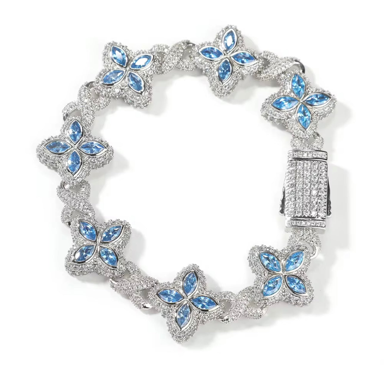CLOVE- 19 mm Infinity link clover bracelet