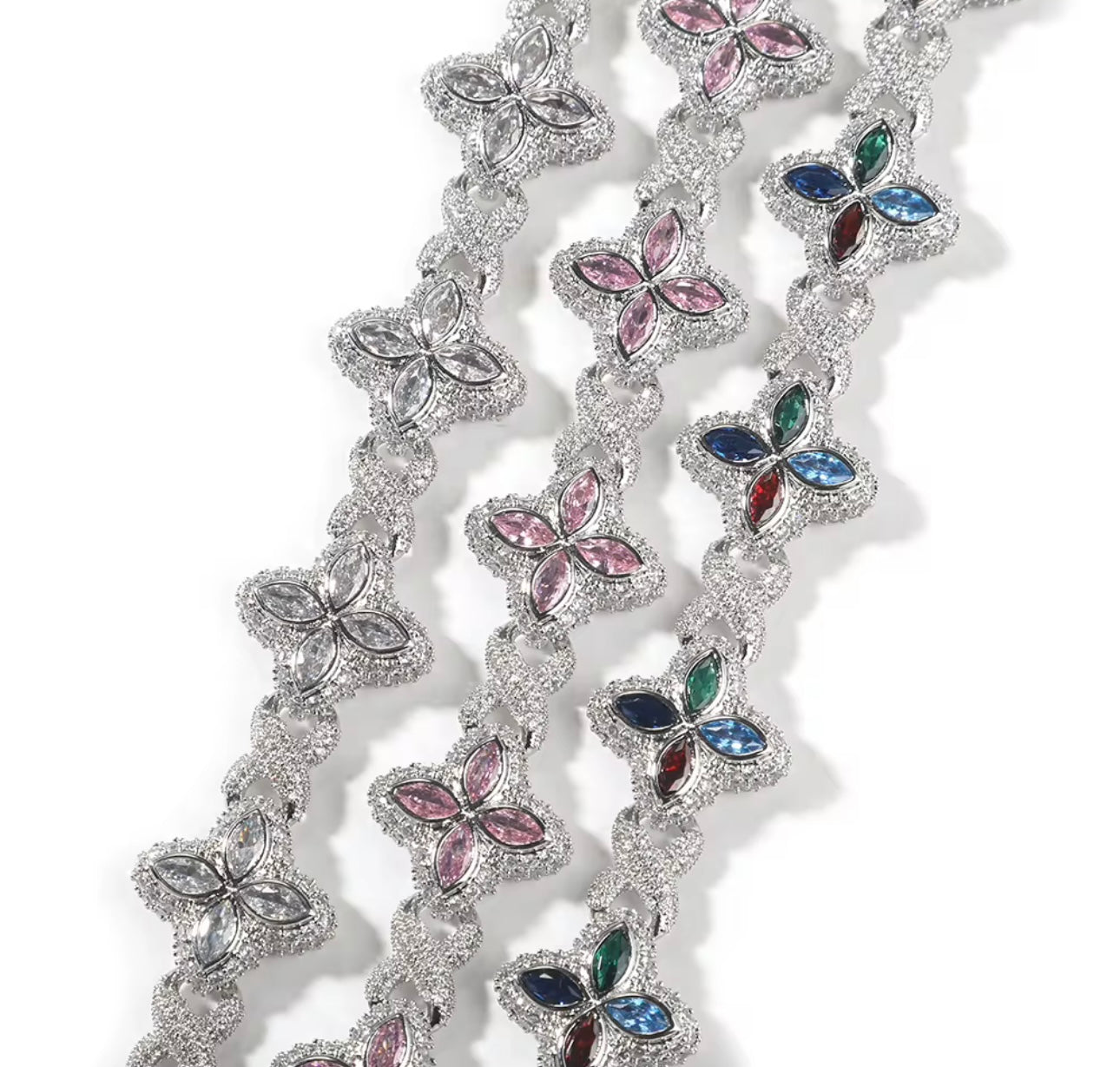 CLOVE- 19 mm Infinity link clover bracelet