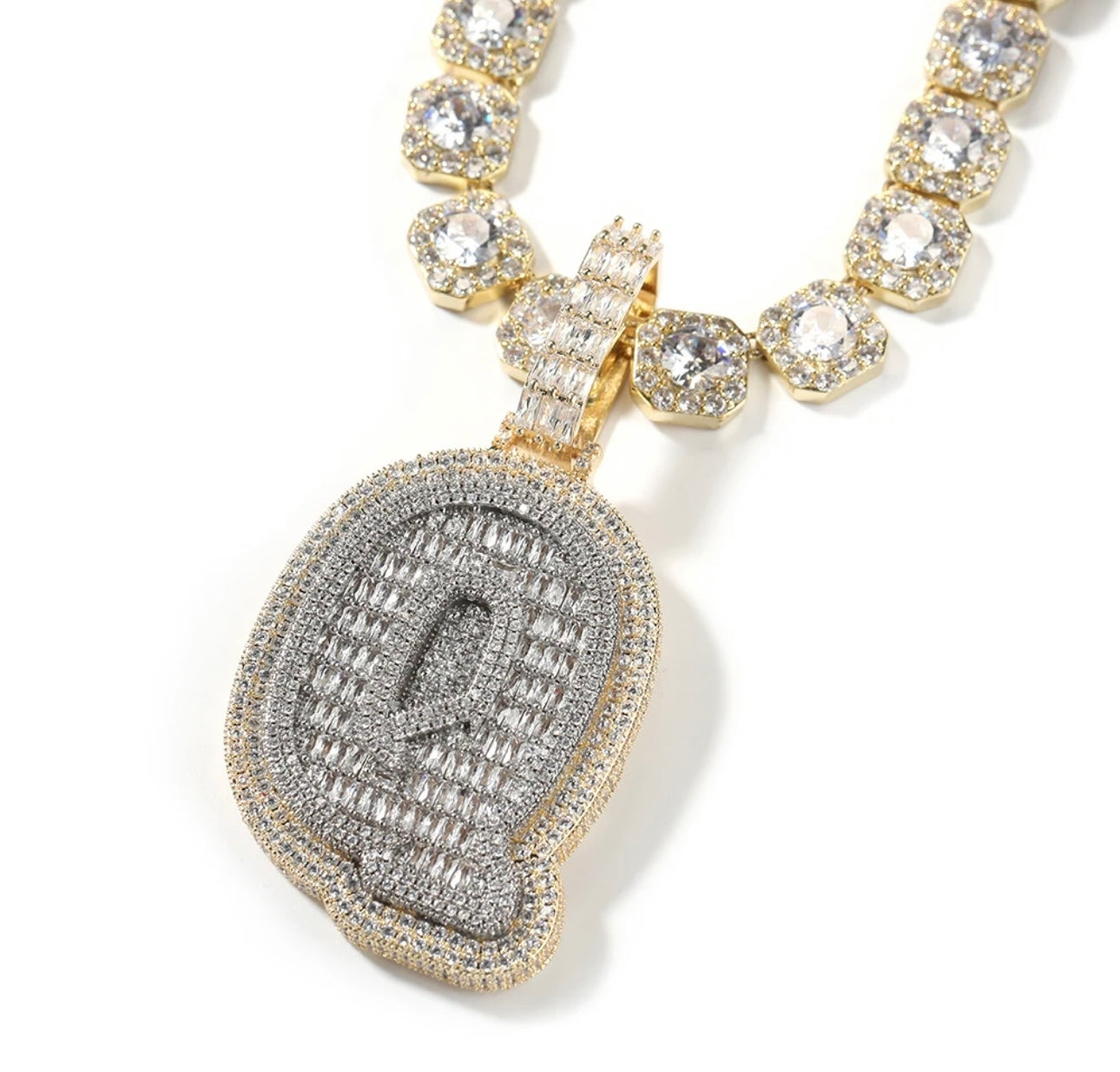 BIGGIE- 8.2 cm 3D elevated center, single letter pendant