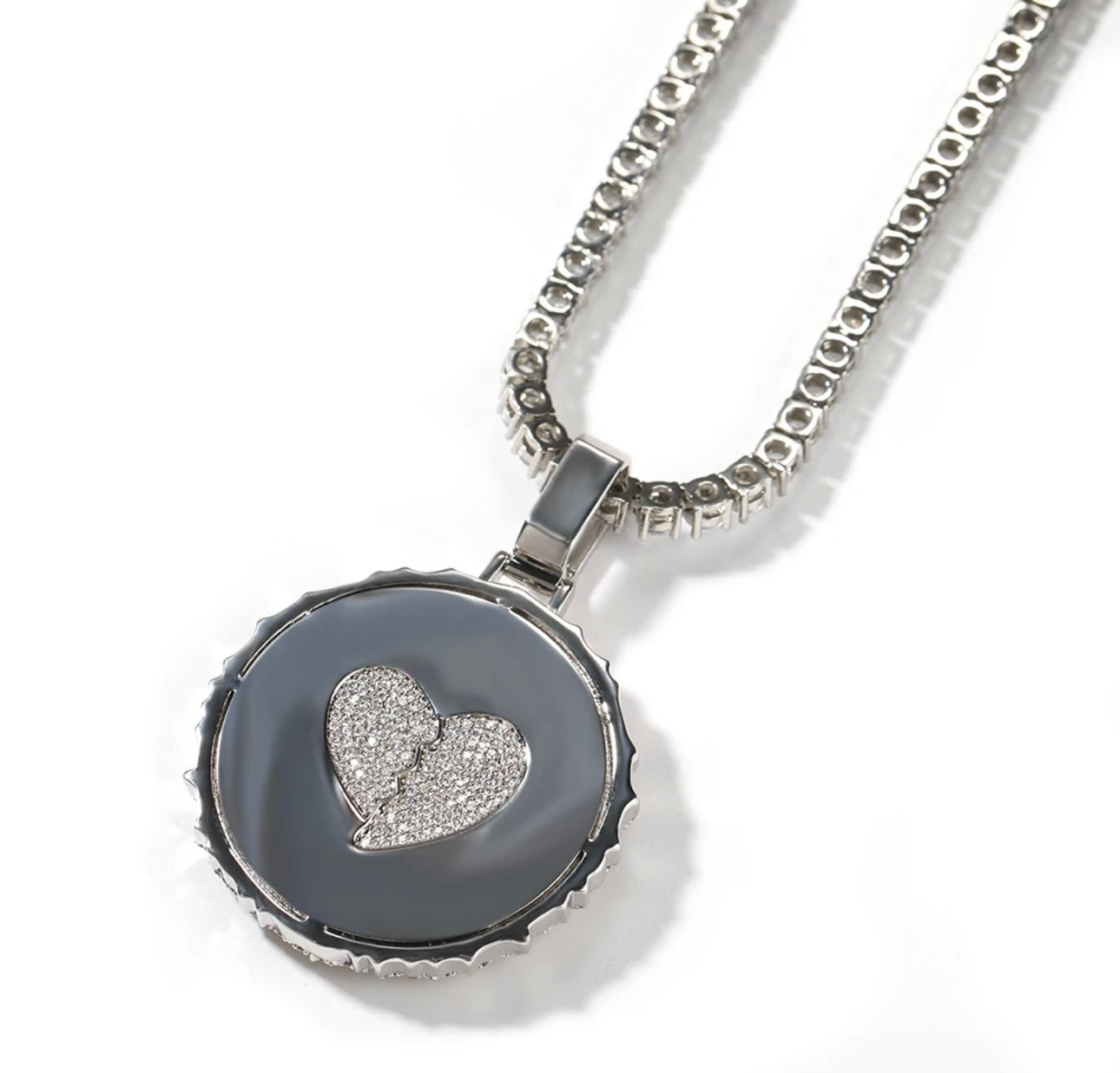 THORN- 5.6 cm Baguette disc pendant