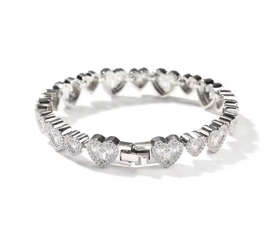 HEART ON ICE 2.0 BRACELET - 10 mm Baguette heart bracelet