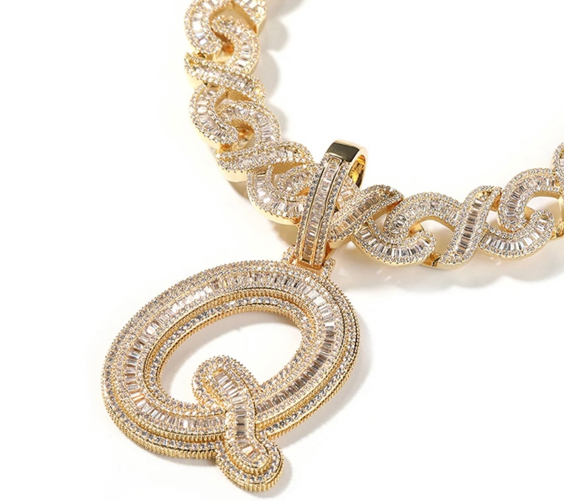 BIGS- 7.2 cm Baguette style single letter pendant