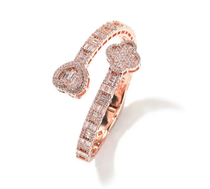 HEART CLOVER - 6.6 mm Baguette style four leaf clover heart bracelet