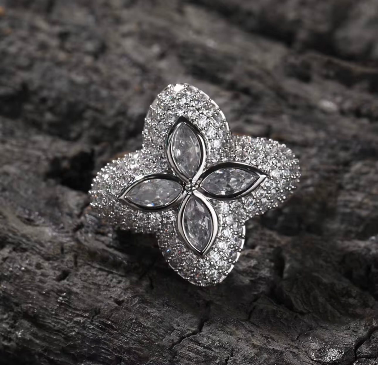 CLOVE RING- 25.4 mm Clover ring