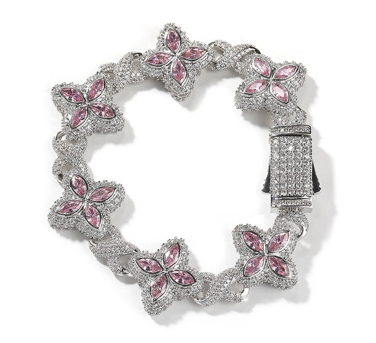 CLOVE- 19 mm Infinity link clover bracelet