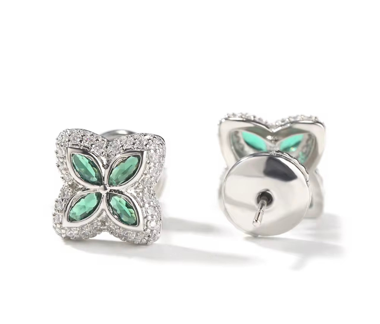 CLOVE EARRINGS- 10 mm Infinity link clover stud earrings